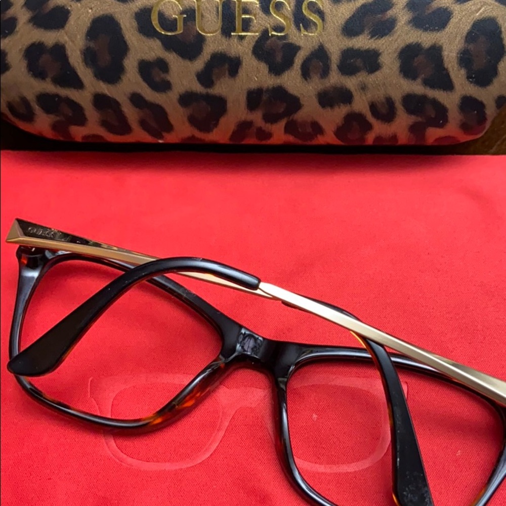 Guess Frame